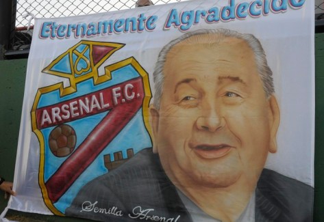 Pancarta de la hinchada del Arse en memoria de Grondona | 442-Perfil